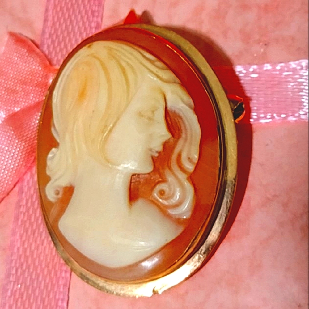 14KT Gold Cameo Pendant Brooch 1930's 1" X .5" 3 - Picture 3 of 5